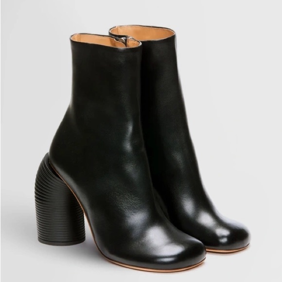 Off-White Leather Peculiar Spring High-Heeled Ankle Boots in Black, NEW, Size 38 - Picture 2 of 14